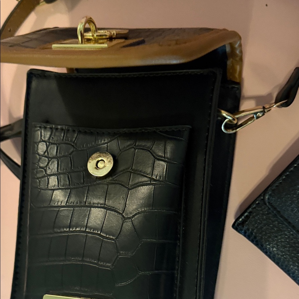 Adrienne Vittadini Elegant Black and Tan Crossbody Bag with wallet - Picture 4 of 11